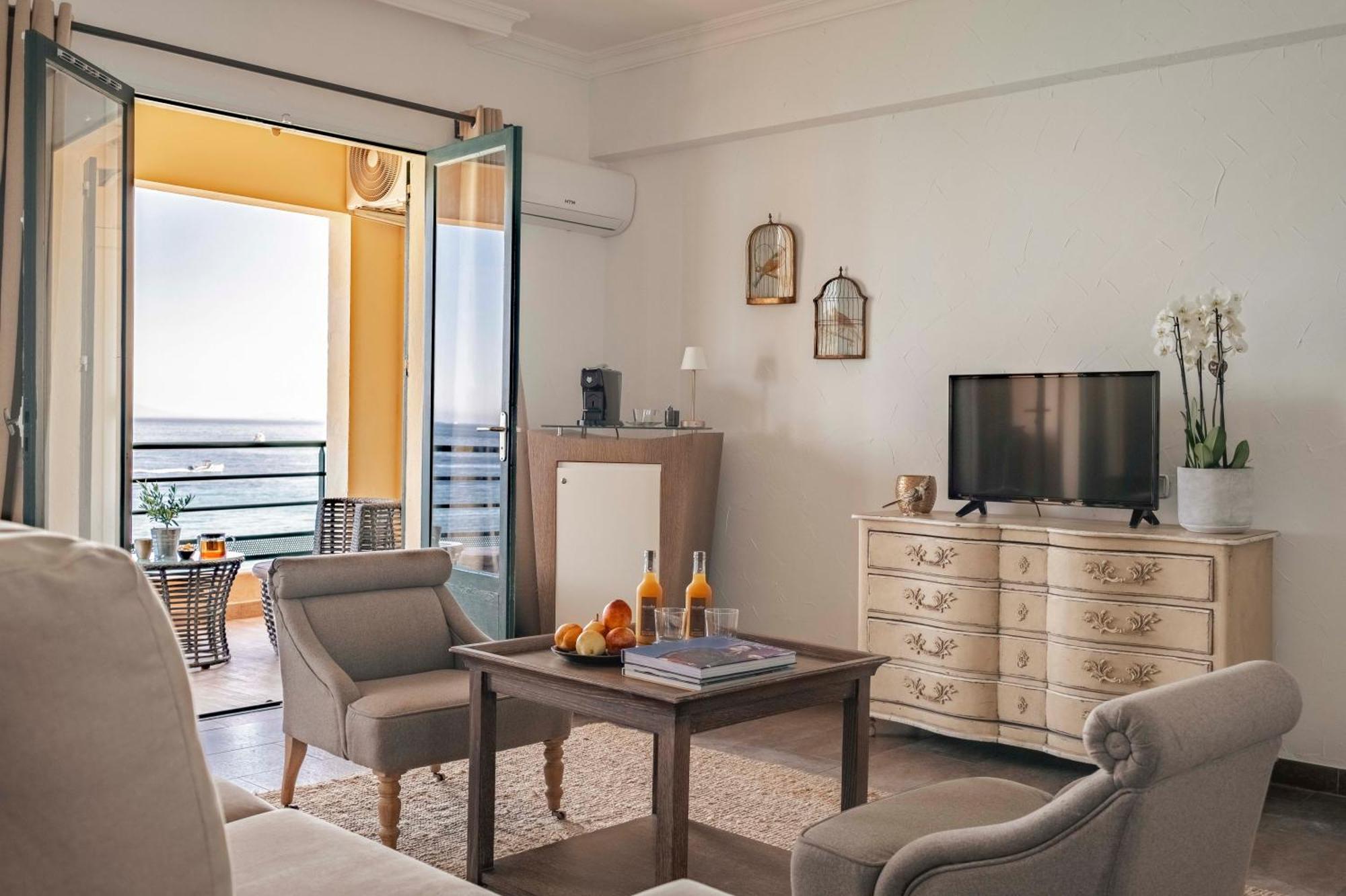 Surplage Hotel Cavaliere Le Lavandou Exterior photo