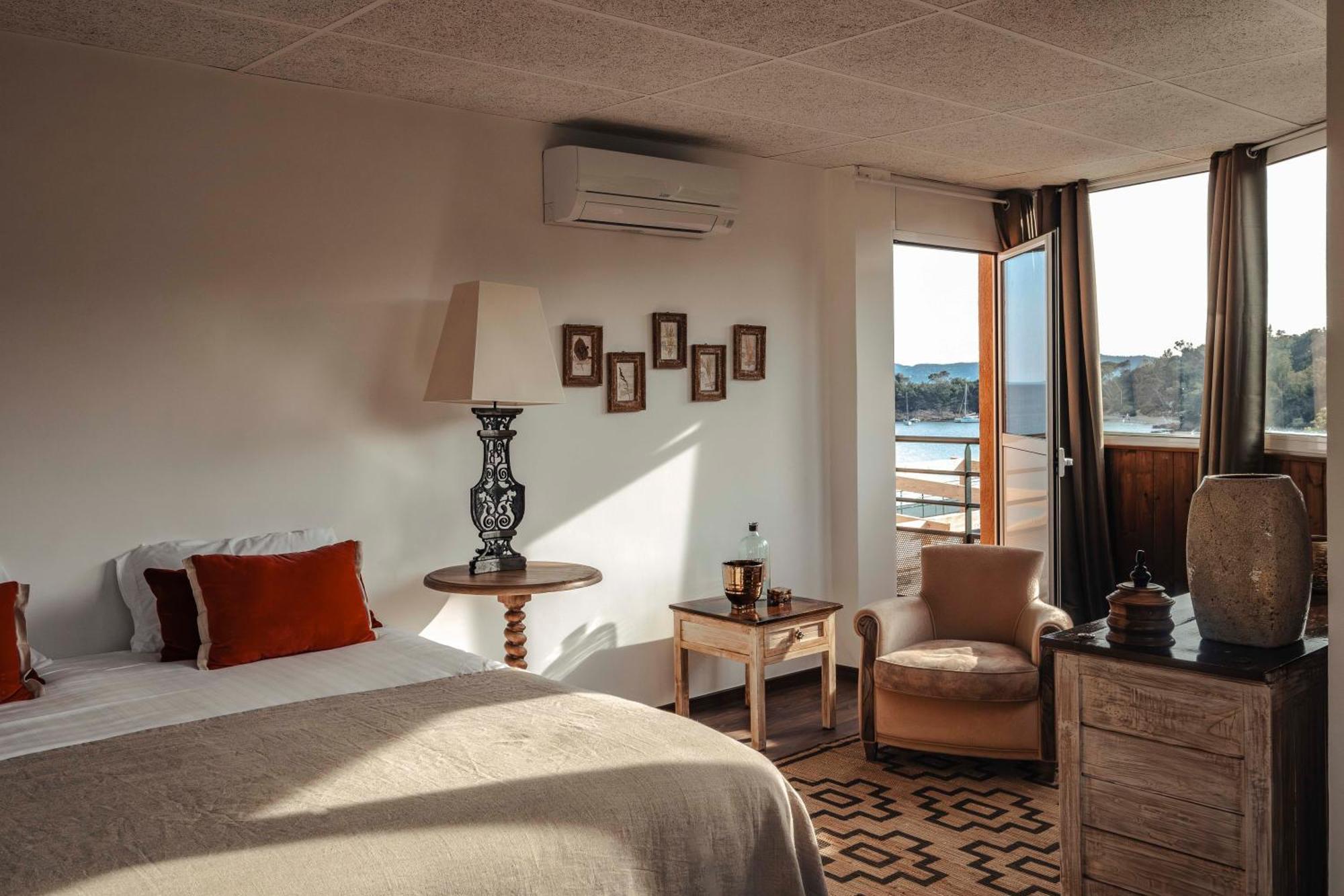 Surplage Hotel Cavaliere Le Lavandou Exterior photo