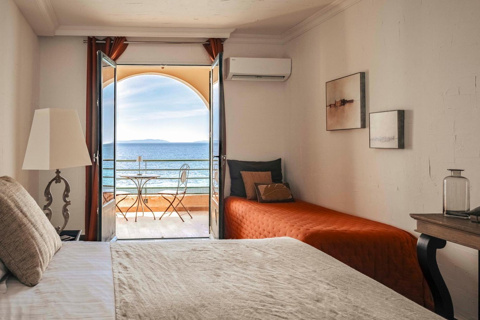 Surplage Hotel Cavaliere Le Lavandou Exterior photo