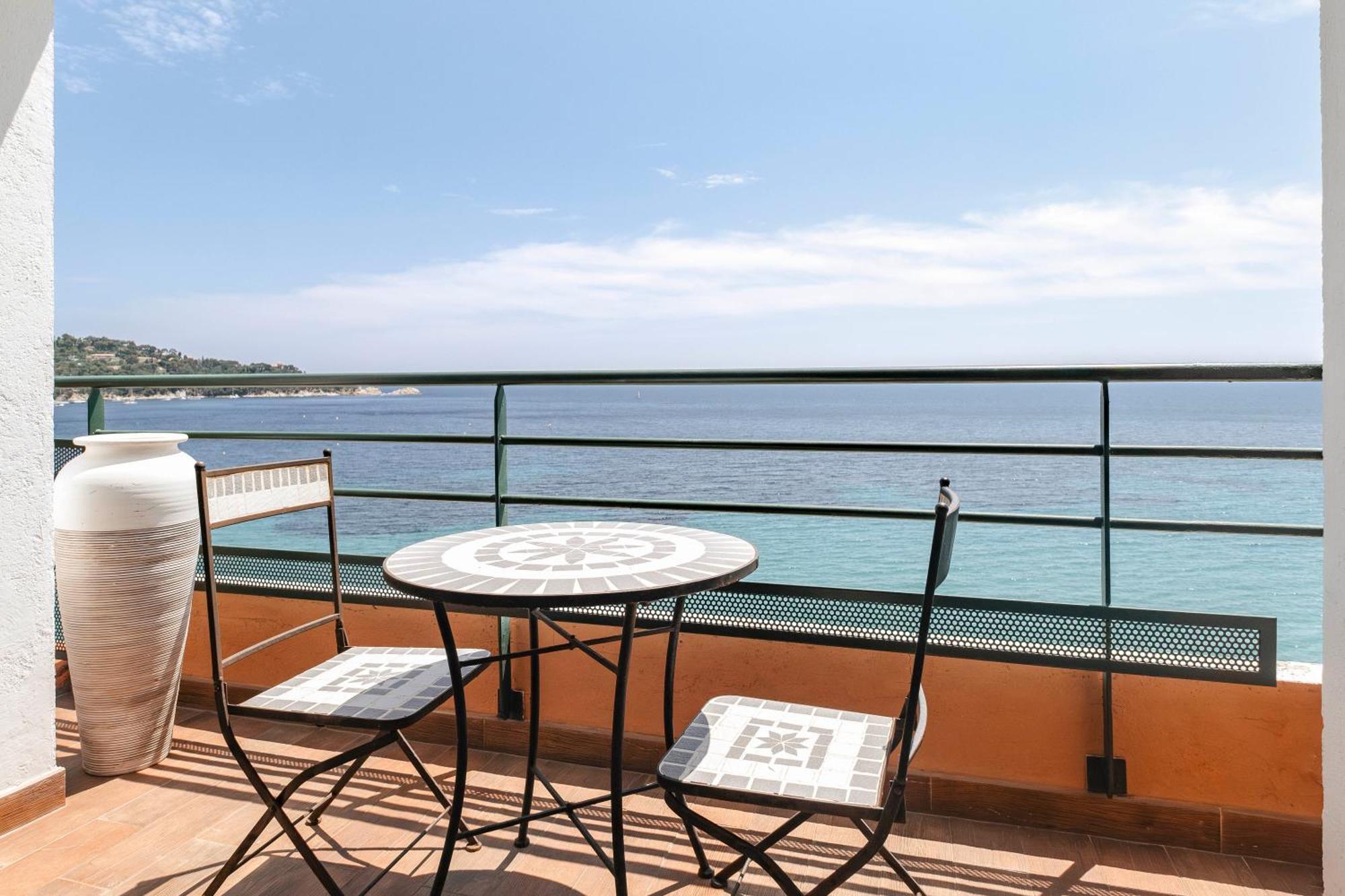 Surplage Hotel Cavaliere Le Lavandou Exterior photo