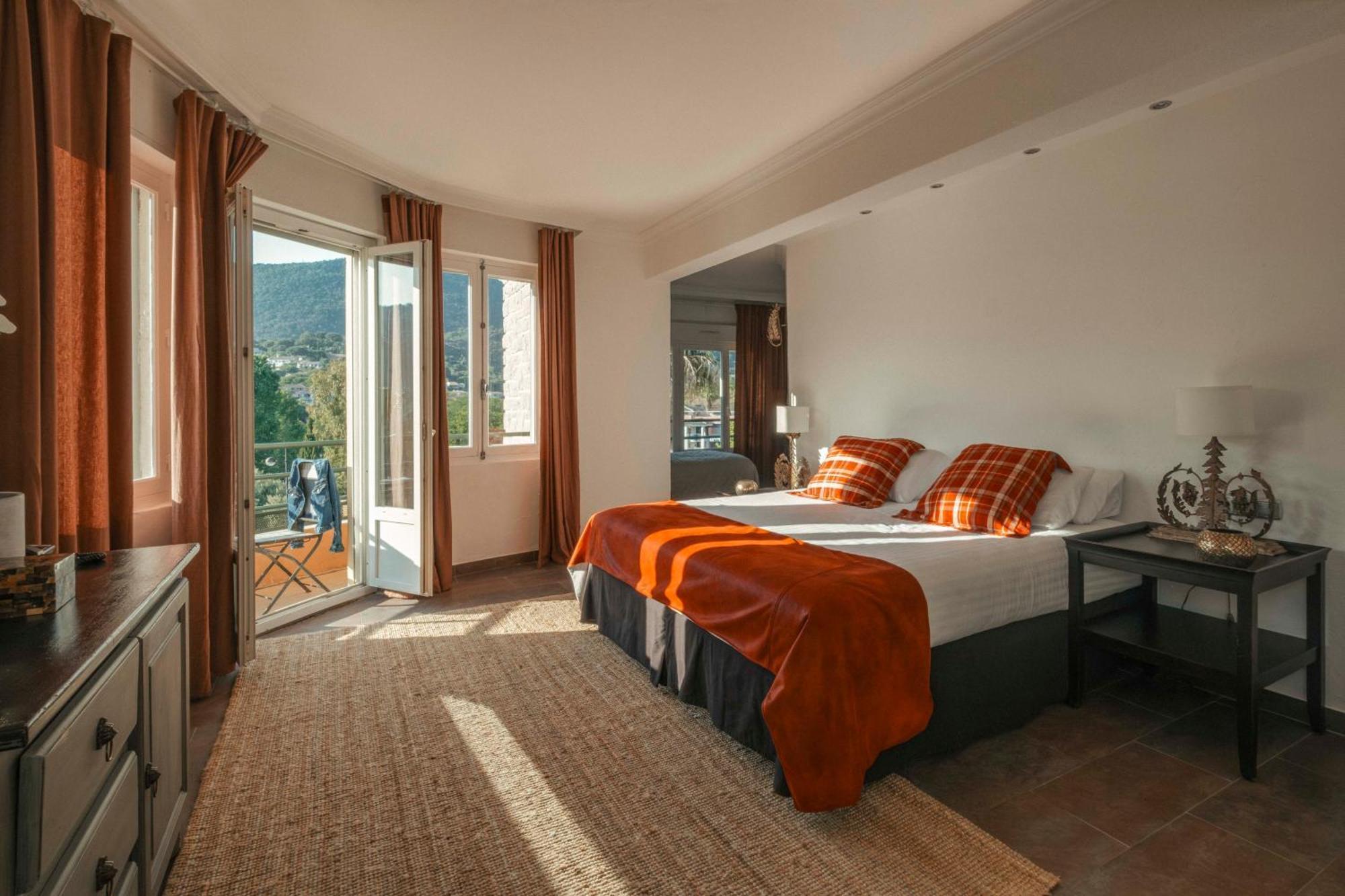 Surplage Hotel Cavaliere Le Lavandou Exterior photo